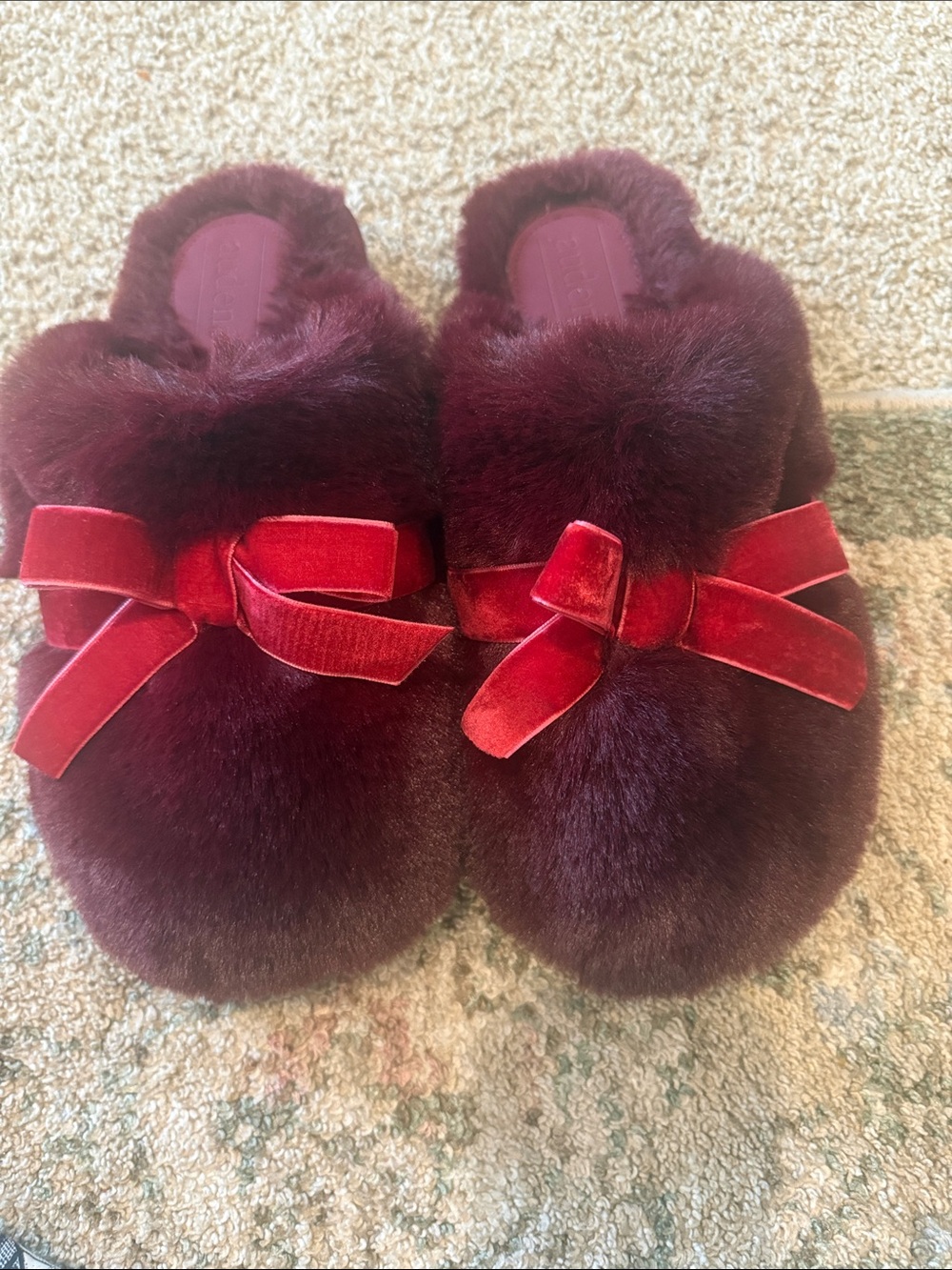 Auden Plush Burgundy Faux Fur Slip-On Slippers with Velvet Bow size 7/8